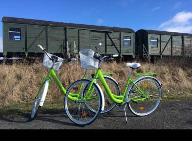 Fahrraeder-mit-Wagons